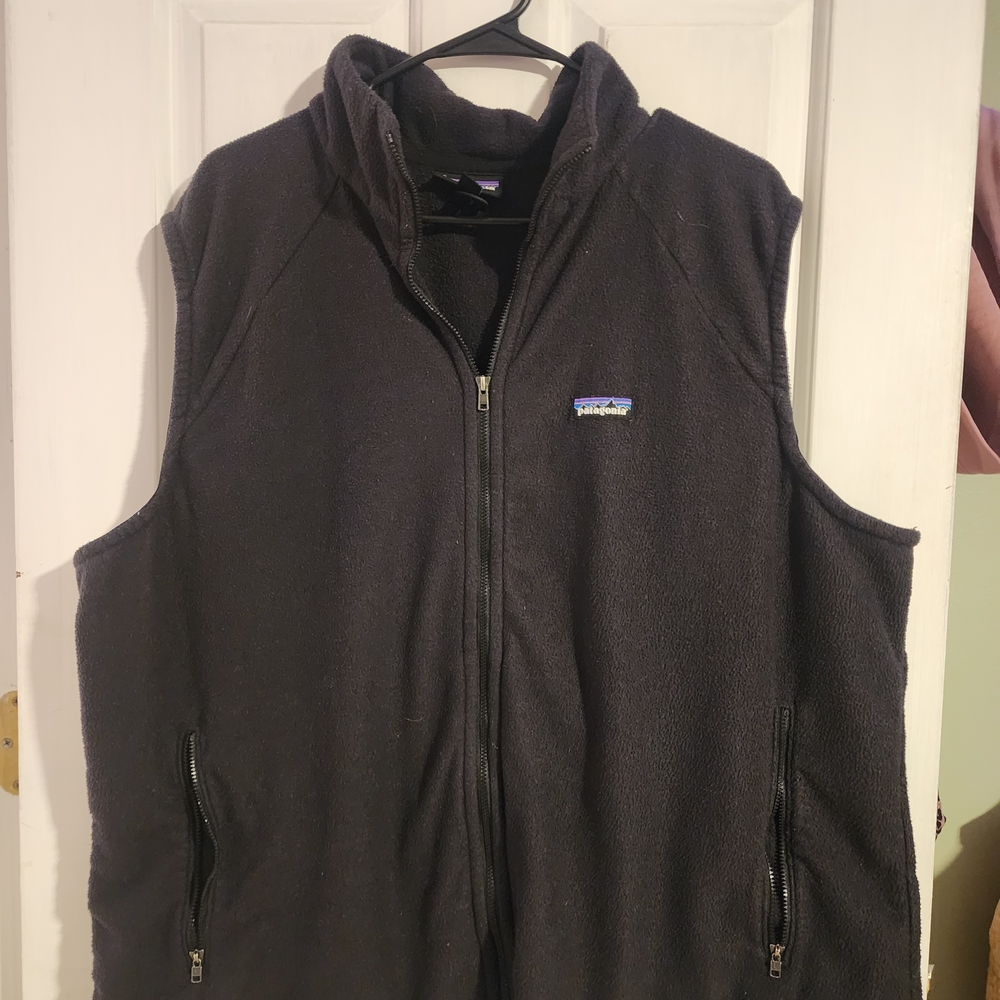 Patagonia Men's Black Fleece Vest